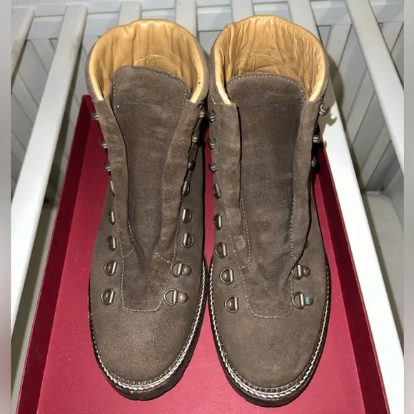 Massimo Dutti | Shoes | Massimo Dutti Brown Suede Mountain  display picture 1